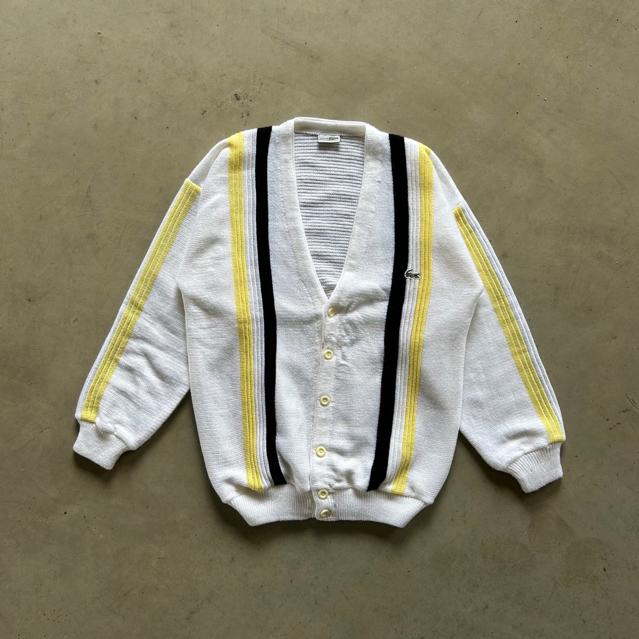 Timeless Elegance: A Guide on How to Style Vintage Knitwear